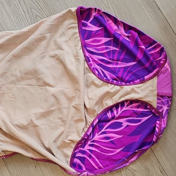 Speedo Deep Curved Back Hem One Piece Swim Suit, Size 18 - Picture 10 of 12